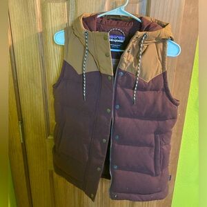 NWT Patagonia Bivy hooded vest. Womens xs